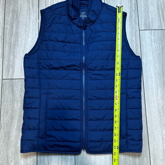 J Crew men’s  Authentic Outerwear Puffer Vest Navy Blue Size SMALL - Picture 3 of 6